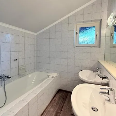 Luxury 4br Velden Pool Grill 벨덴암워스에르시